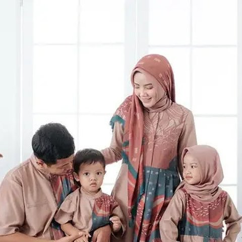 Rekomendasi Baju Sarimbit (Created by AI Chatgbt)