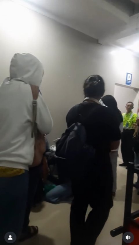 Momen Mendebarkan Seorang Ibu Asal Depok Melahirkan di Stasiun Bogor, Petugas Gerak Cepat Selamatkan ke RS