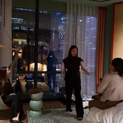 5 Potret Kejutan Bridal Shower Elegan Alyssa Daguise di Hotel Mewah, Tampil Cantik dengan Gaya Kasual