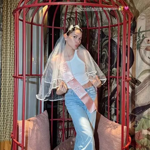 5 Potret Kejutan Bridal Shower Elegan Alyssa Daguise di Hotel Mewah, Tampil Cantik dengan Gaya Kasual