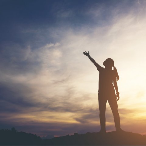 Ilustrasi motivasi, menatap hidup. (Image by jcomp on Freepik)