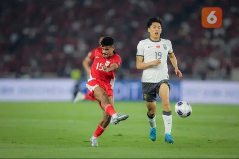 Striker Timnas Indonesia, Ole Romeny, saat menghadapi China dalam laga Kualifikasi Piala Dunia 2026 zona Asia di Stadion Utama Gelora Bung Karno (SUGBK) Senayan, Jakarta, Kamis (5/6/2025). (B