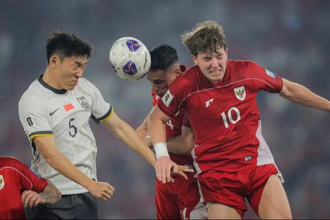 Ekspresi striker Timnas Indonesia, Ole Romeny, setelah menjebol gawang Timnas China pada pertandingan Kualifikasi Piala Dunia 2026 di Stadion Utama Gelora Bung Karno, Jakarta, Kamis (5/6/2025