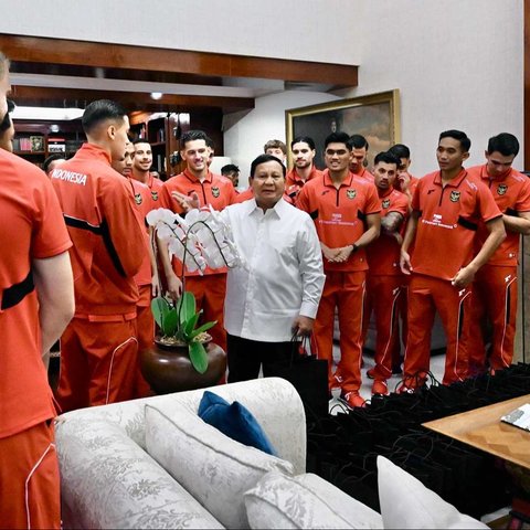 Para Pemain Timnas Indonesia hadiri jamuan makan siang di kediaman Prabowo.