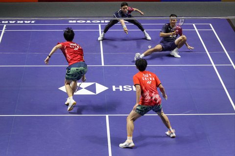 Pasangan ganda putra Indonesia, Fajar Alfian dan Muhammad Rian, bertanding melawan wakil China, Huang Di dan Liu Ya, dalam babak perempat final Indonesia Open 2025 di Istora Senayan, Gelora Bung Karno, Jakarta, pada Jumat (6/6/2025). Fajar/Rian berhasil lolos ke babak semifinal setelah mengalahkan Huang/Liu dalam duel ketat yang berakhir dengans skor 21-19, 23-21.
