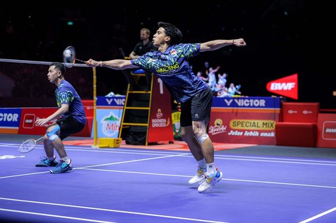 Pebulu tangkis ganda putra Indonesia Reza Pahlevi Isfahani/ Sabar Karyaman Gutama saat  mengalahkan ganda putra Malaysia Man Wei Chong/Tee Kai Wun