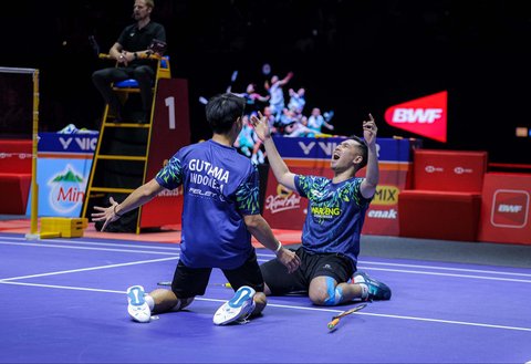 Pebulu tangkis ganda putra Indonesia Reza Pahlevi Isfahani/ Sabar Karyaman Gutama saat  mengalahkan ganda putra Malaysia Man Wei Chong/Tee Kai Wun