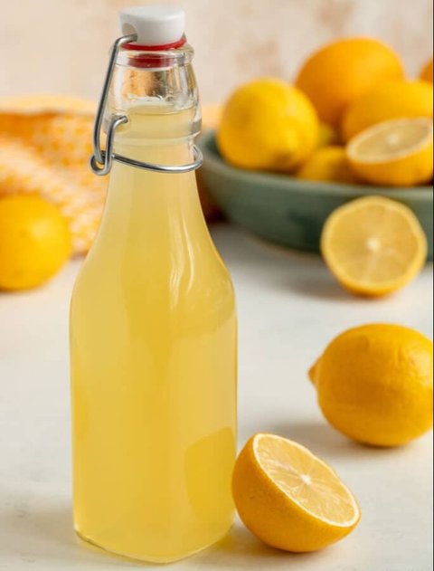 Ilustrasi Air Perasan Lemon