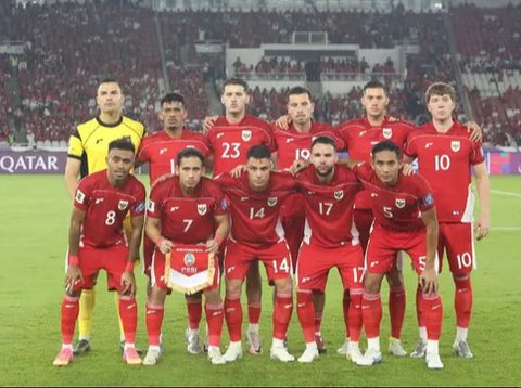 Striker Timnas Indonesia, Ole Romeny, berselebrasi usai mencetak gol ke gawang China dalam laga Kualifikasi Piala Dunia 2026 zona Asia di Stadion Utama Gelora Bung Karno (SUGBK) Senayan, J