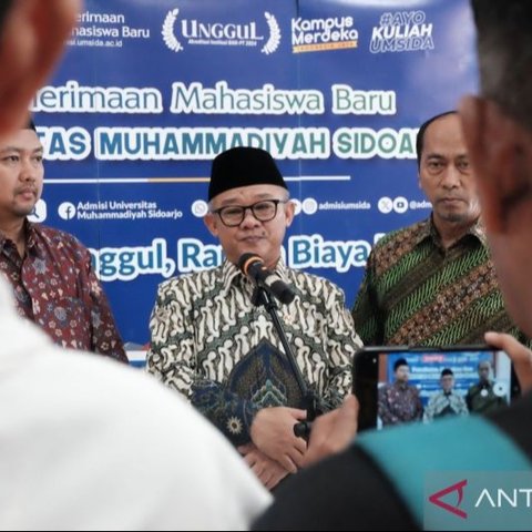 Universitas Muhammadiyah Sidoarjo (Umsida) mendapat apresiasi dari Mendikdasmen atas peluncuran program studi Magister Pendidikan Dasar dan Magister Pendidikan Profesi Guru, guna meningkatkan kualitas guru Indonesia.