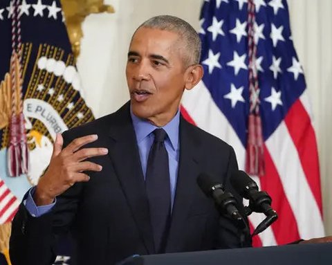 Mantan Presiden AS Barack Obama memberikan sambutan tentang Undang-Undang Perawatan Terjangkau dan Medicaid di East Room Gedung Putih, 5 April 2022. Ini adalah kali pertama Obama kembali ke G