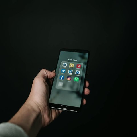 <p>Ilustrasi sosial media. (c) Magnus Mueller/Pexels.com</p>