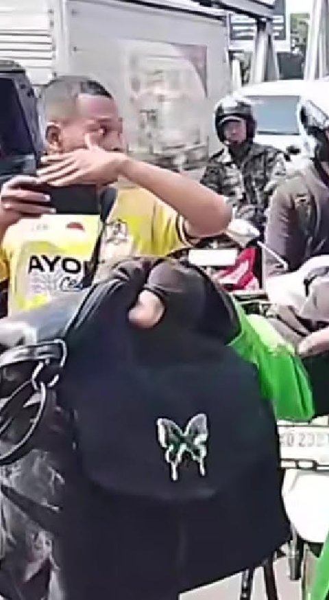 barang mahasiswi UNS