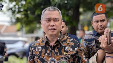 Menteri Perhubungan (Menhub) Dudy Purwagandhi saat meninjau Cek Kesehatan Gratis pada para driver ojol di Kantor Gojek, Kemang, Jakarta Selatan, Jumat, (21/3/2025) siang (Foto: Liputan6.com/