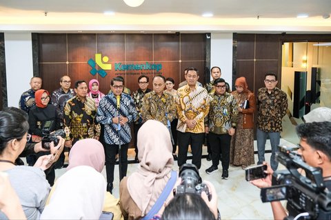 Menteri Ekraf Teuku Riefky Harsya dan Menkop Budi Arie Setiadi teken MoU