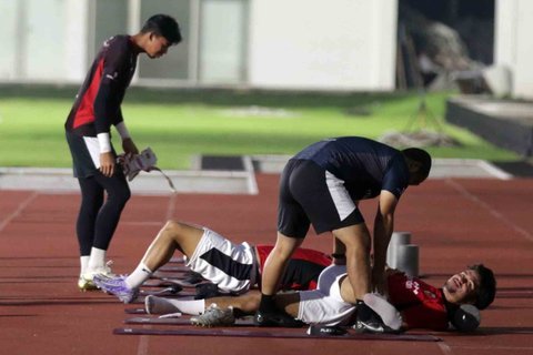 Sejumlah pemain Timnas Indonesia U-23 mengikuti  sesi latihan di Stadion Madya, Kompleks Gelora Bung Karno, Senayan, Jakarta, Kamis (10/07/2025).