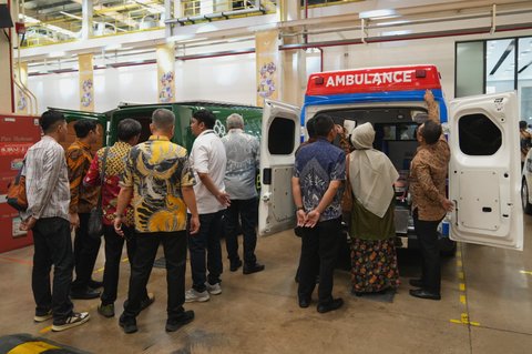 Wuling Meluncurkan Karoseri Mitra EV untuk Sektor UMKM, Transportasi Umum, dan Kesehatan.