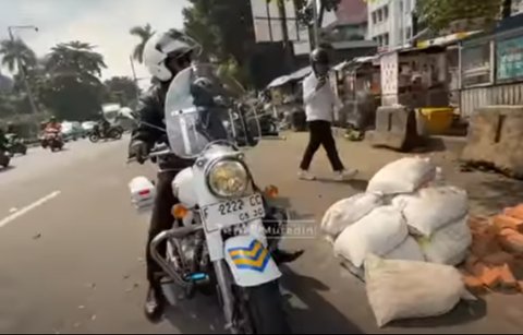 Parkir Sembarangan, Wakil Walikota Bogor Ngamuk Sambil Gembosi Ban Mobil 'Cepatan Panggil Orangnya Sekarang'