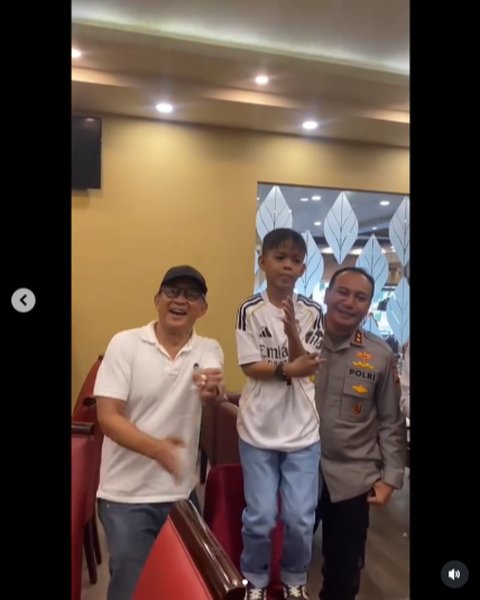 Enjoy Rocky Gerung Tari Pacu Jalur Bareng Dikha 'Aura Farming', Jenderal Polisi Ikut Happy