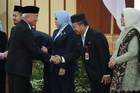 Gubernur Kalsel H. Muhidin Melantik Sekda & Pimpinan Tinggi Pratama