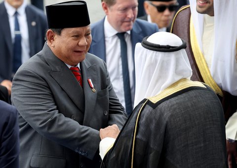 Presiden Prabowo Subianto saat menghadiri parade militer tahunan Hari Bastille di Champs-&Eacute;lys&eacute;es, Paris, Senin, (14/07/2025).