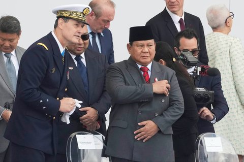 Presiden Prabowo Subianto saat menghadiri parade militer tahunan Hari Bastille di Champs-&Eacute;lys&eacute;es, Paris, Senin, (14/07/2025).