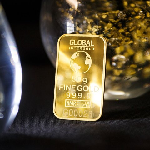 Ilustrasi emas batangan