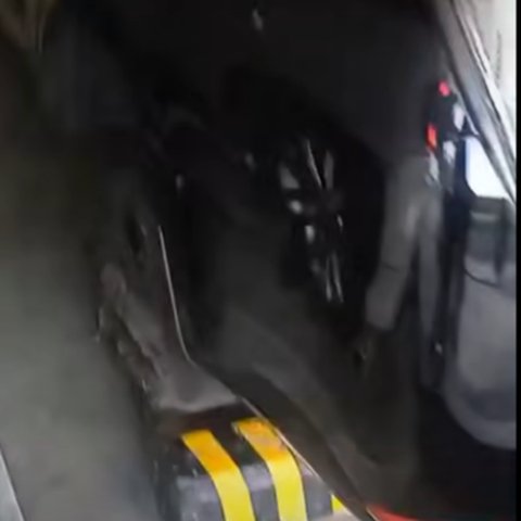 ban innova hilang di parkiran