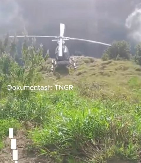 Proses evakuasi pendaki asal Swiss