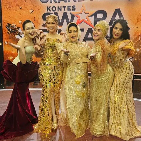 Model Gamis Brokat Hetty Koes Endang