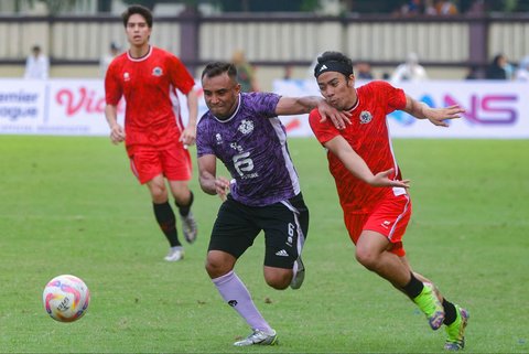Pertandingan Colossus FC melawan Selebritis FC di PTIK Sport Stadium, Jakarta, Sabtu (19/7/2025).