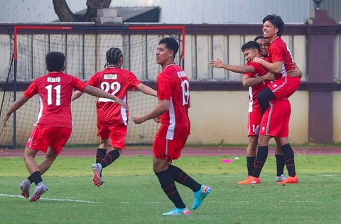 Pertandingan Colossus FC melawan Selebritis FC di PTIK Sport Stadium, Jakarta, Sabtu (19/7/2025).