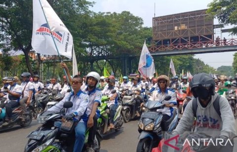 DPRD Jawa Timur mendorong revisi Perda Ketenagakerjaan untuk melindungi buruh informal, perempuan, dan kontrak, serta mencegah PHK sewenang-wenang di tengah ketidakpastian ekonomi global.