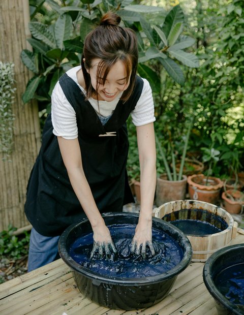 How to Tie Dye Shirts A StepbyStep Guide trstdly trusted news in