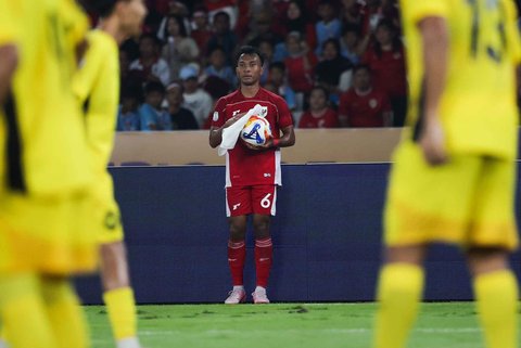 Pesepak bola Timnas U-23 Indonesia Tony Firmansyah dalam pertandingan penyisihan Grup A Piala AFF U-23 2025 di Stadion Utama Gelora Bung Karno (SUGBK), Senayan, Jakarta, Senin (21/7/2025).