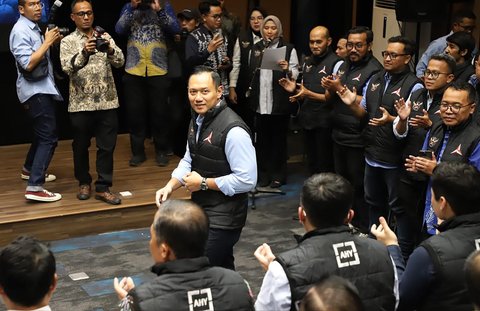Ketua Umum Partai Demokrat Agus Harimurti Yudhoyono (AHY) saat menghadiri Proklamasi Democracy Forum" Challenges To The Us Democracy & Its Impact On Global Politics" dan Pengukuhan Ikatan Keluarga Alumni  Akademi Demokrat di Gedung DPP Demokrat, Jakarta, Senin (21 Juli 2025).