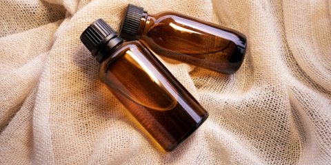 Ilustrasi Minyak Cengkeh