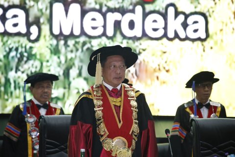 Mendagri Tito Karnavian dalam wisuda IPDN.