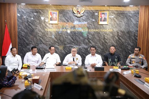 Mendagri saat Rapat Koordinasi Terbatas