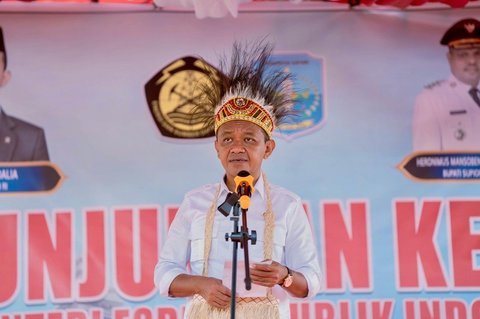 Menteri ESDM Bahlil Lahadalia Tinjau Langsung Lokasi Pembangunan PLTM Wabudori di Supiori, Papua