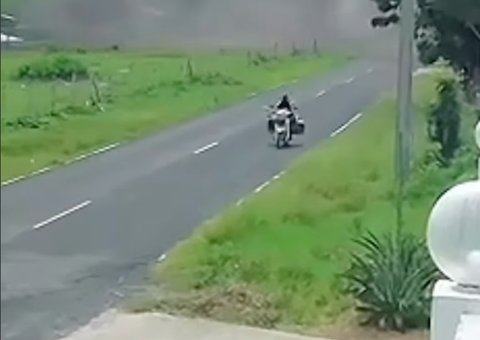 Detik-detik Kurir Nekat Terobos Perang Thailand-Kamboja Demi Antar Paket, Aksinya Bikin Netizen Tercengang