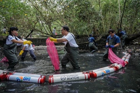 BRI Jaga Ekosistem Lewat Bersih-Bersih Sungai & Kesadaran Pengelolaan Sampah