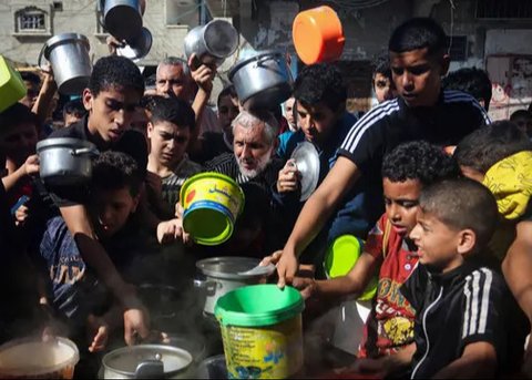 Warga Palestina terus menjadi korban dalam proses distribusi bantuan yang dikelola Yayasan Kemanusiaan Gaza (GHF) yang kontroversial di Jalur Gaza. (Eyad BABA/AFP)