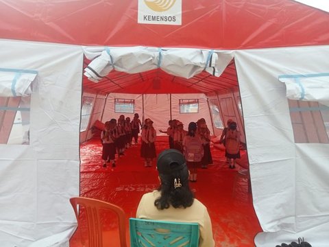 Kemensos Kirim Bantuan dan Dirikan Dapur Umum Korban Gempa Poso