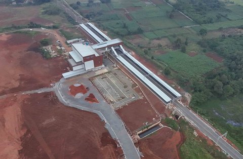 Proyek pembangunan Stasiun Jatake, Pagedangan, Kabupaten Tangerang, Banten, Selasa (29/7/2025).