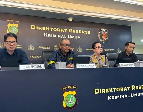 Pegawai Negeri Sipil (PNS) Kementerian Luar Negeri (Kemlu) berinisial ADP (39) ditemukan tewas di dalam kamar indekos Guest House Gondia, Jalan Gondangdia Kecil, Menteng, Jakarta Pusat, Selas