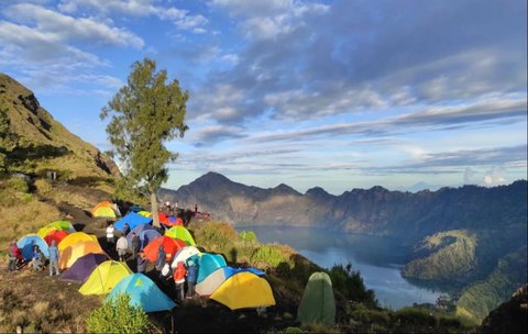 Gunung Barujari merupakan anak Gunung Rinjani di Lombok, NTT.(Dok: Instagram&nbsp;@ardian_underline)