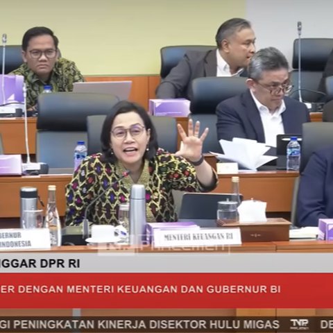 menkeu vs dpr