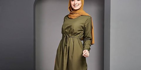Ilustrasi Gamis Army dan Jilbab Mustard