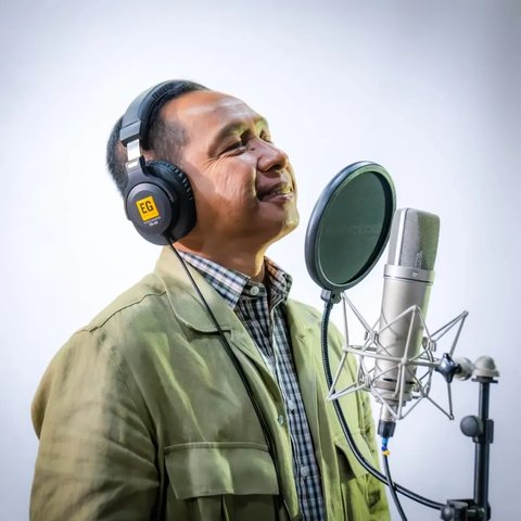 Penampilan Keren Bak Anak Muda Panglima TNI, Pose Bareng 3 Musisi Top Tanah Air